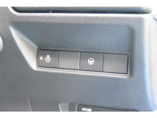 ステアリングヒーター付き