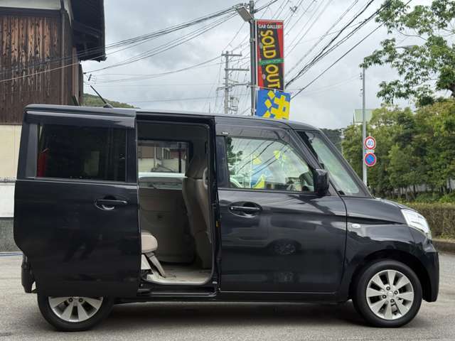 両側スライドドアで乗り降りスムーズ！