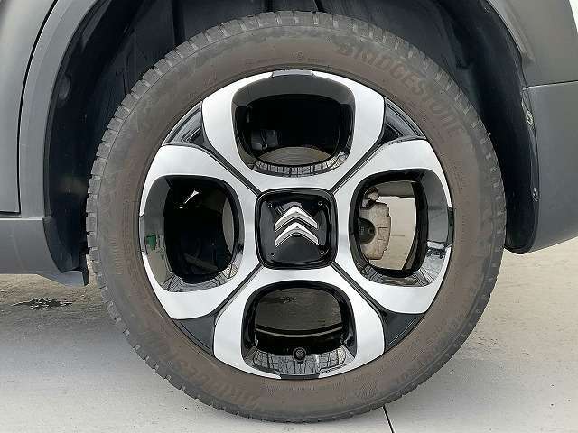 ■純正17inアルミホイール/輸入車専門・国産車専門・バイク専門メカニックも在中しておりますので、整備だけでも依頼したいというお客様へのニーズもお答えいたします！