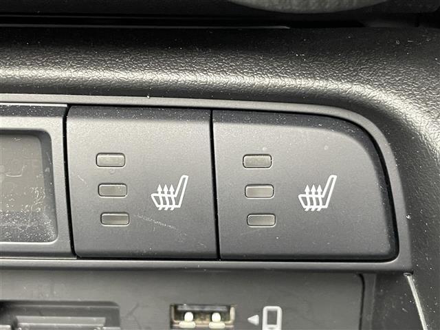 【シートヒーター】シートを温めてくれる暖房機器です！長時間座っていると負担が掛かりやすい背中や腰、または冬場などの寒い日に冷えやすい脚部に快適なぬくもりを伝えます。