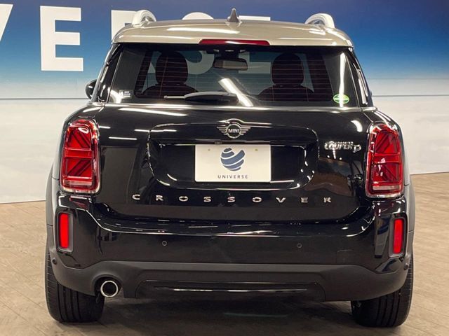 ●当店では第三者機関による車両品質鑑定を導入し、修復歴車を排除。鑑定書が発行されますので、ぱっと見ただけでは分からない箇所まで納得した上でご検討いただけます。※一部未実施の場合がございます。