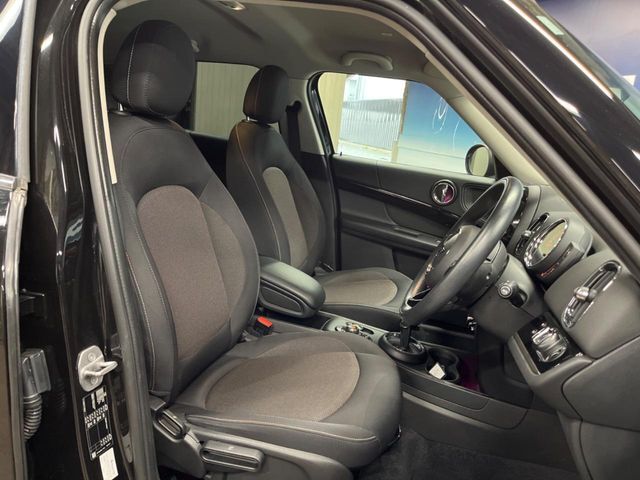 ●シートの使用感：破れ・へたりも少なく、ご覧の通りきれいな状態を維持しております。また、室内クリーニング・コーティングもご用命いただけます。