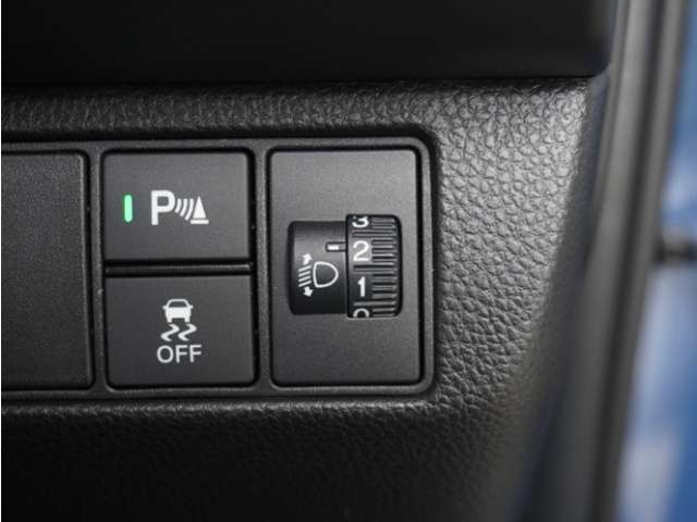 ◆障害物センサー◆車庫入れの時などに近くに障害物がある場合、障害物までの距離を音で知らせてくれます。