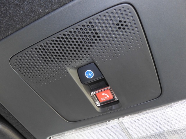 新世代コネクテッド技術「Honda CONNECT」搭載。緊急時にオペレーターのサポートを受けることも可能です。
