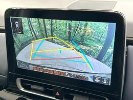 【バックカメラ】駐車時に後方がリアルタイム映像で確認できます。大型商業施設や立体駐車場での駐車時や、夜間のバック時に大活躍！運転スキルに関わらず、今や必須となった装備のひとつです！