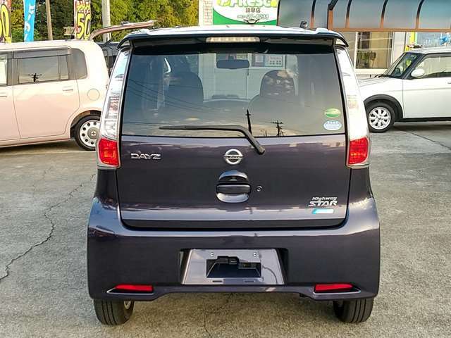 全展示車クリーニング済！専門スタッフによる徹底したクリーニングですので内装もきれいで安心！お子様がいらっしゃる方にも安心してお乗り頂けるお車です！