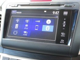 ナビゲーションはホンダ純正メモリーナビを装着しております。AM、FM、CD、DVD再生、Bluetooth、フルセグTVがご使用いただけます。初めて訪れた場所でも安心ですね！