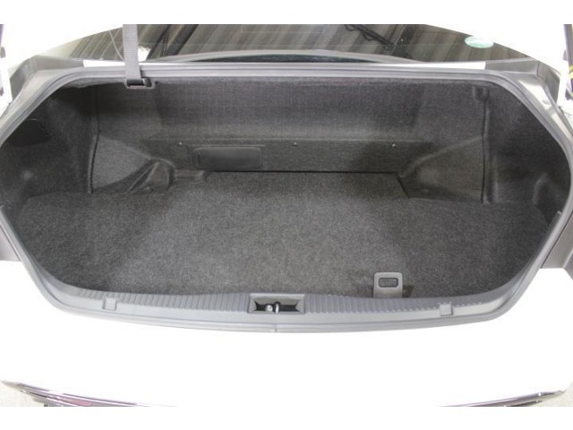 トランク容量は552L、ゴルフバッグ4個車載できます。