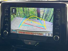【バックカメラ】駐車時に後方がリアルタイム映像で確認できます。大型商業施設や立体駐車場での駐車時や、夜間のバック時に大活躍！運転スキルに関わらず、今や必須となった装備のひとつです！