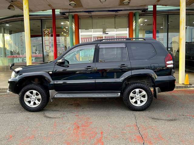 当店の下取車です。前オーナー様の書類が揃い次第、オークションに出品いたします。よって、長く展示致しませんので、お探しの方は、お早目にお願いいたします。