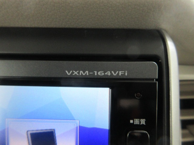 ナビの型式はVXM-164VFiになります。