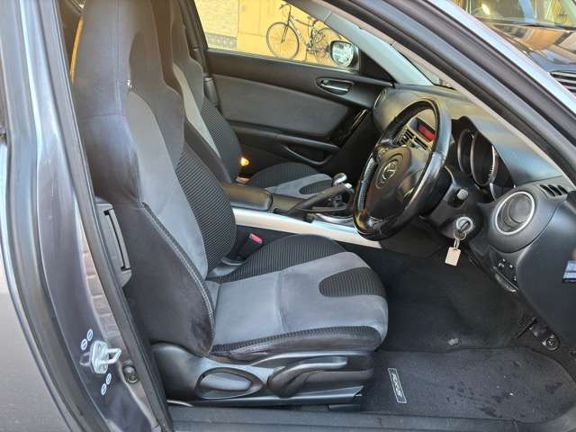 ★支払総額の他に費用は頂きません★支払総額には納車前の点検料、諸経費、税金がすべて含まれております。遠隔地か、オプションをつけなければ、価格以上は頂きません。安心表示です！