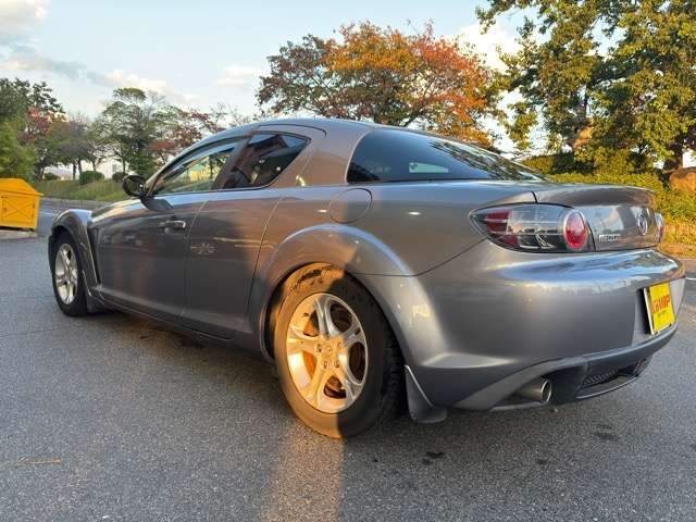 自社整備工場も完備しております！当店の強みのひとつ熟練整備士も常駐！オイル交換・車検・修理など、ご購入後のアフターフォローもお任せ下さい！