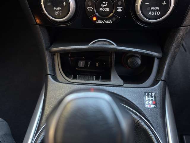 ★支払総額の他に費用は頂きません★支払総額には納車前の点検料、諸経費、税金がすべて含まれております。遠隔地か、オプションをつけなければ、価格以上は頂きません。安心表示です！