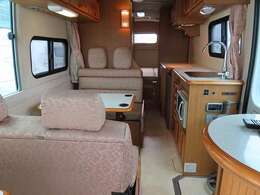 RVランド　ランドホーム　窓埋めモデル　6名乗車5名就寝　8ナンバーキャンピング登録