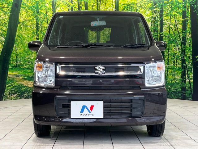 弊社では、全車『修復歴なし』のお車のみ取り扱っております。専任バイヤーによる厳選した仕入れの後、入庫後の車両チェックを行い、ネクステージが認定した高品質な中古車をご提供しております。