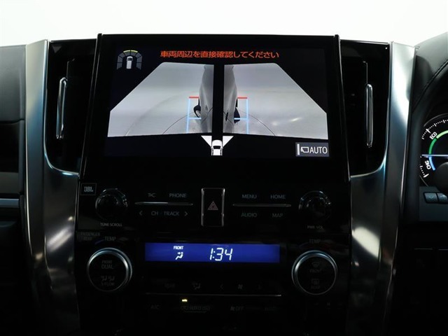 パノラミックビューモニター装備！サイドビュー・車両に取り付けたフロント、サイド、バックカメラの映像を合成して画面上に表示させることで、低速時の運転を補助する装置です。