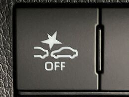 【スマートアシスト】走行中に前方の車両等を認識し、衝突しそうな時は警報とブレーキで衝突回避と被害軽減をアシスト。より安全にドライブをお楽しみいただけます。