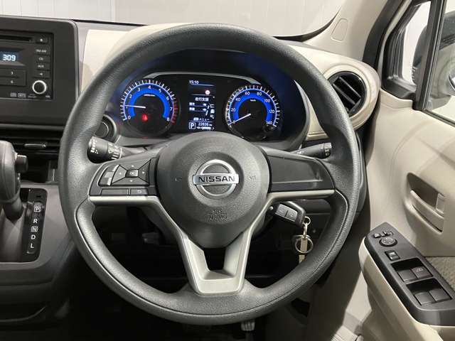 ステアリングスイッチ付きなので操作・運転がしやすいハンドルです★