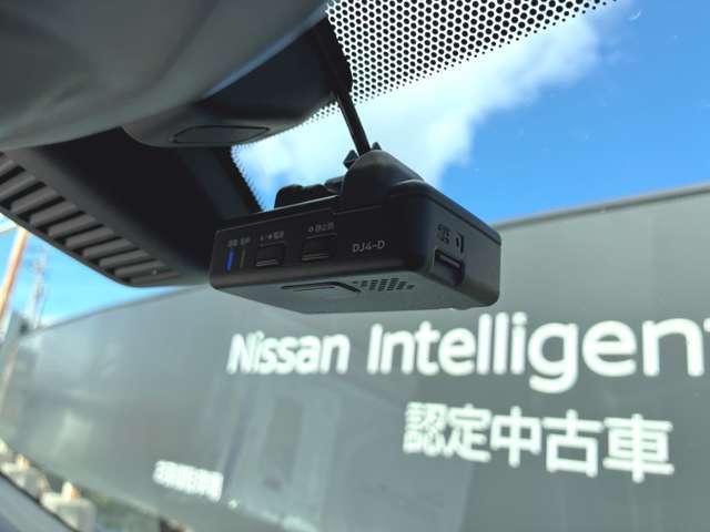 運転状況を映像と音で記録！イザという時の強い証拠となる純正ドライブレコーダー！ナビ画面に映像表示できるので、その場で状況確認が出来て便利です♪