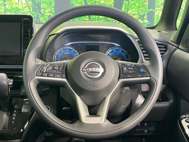 【ステアリングスイッチ】運転中、前方から目線をそらすことなく、オーディオ等の操作が可能な便利機能！安心＆快適なドライブを演出してくれます♪