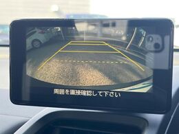 【パワーバックドア】スマートキーや運転席のボタンを押すだけでリアゲートが自動で開閉します！荷物を持っている時や、高い位置にあるバックドアを閉める際に便利な機能です♪