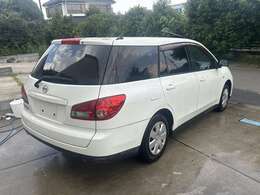 納車前に内装・外装を綺麗に磨きます。