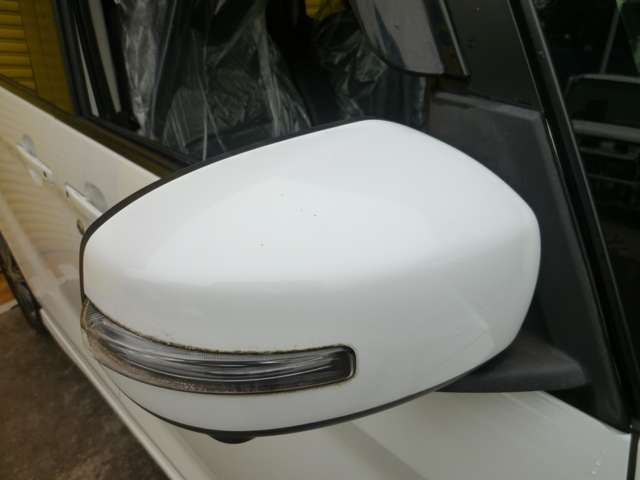 純正のミラーウィンカー装備車です。視認性バッチリでスタイリッシュです。