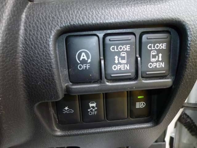 アイドリングSTOP機能付きです。無駄な燃料消費も抑えられます。両側パワースライド開閉、室内から操作OKです。安全支援装備付きです
