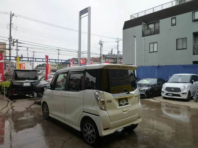 両側パワースライドドア装備です。乗り降り楽々です。