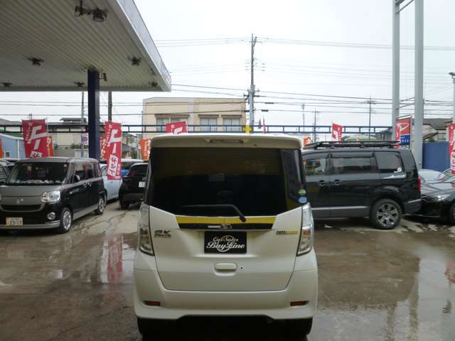 純正プライバシーガラス装着車輌です。内装の色あせ軽減　エアコンの効き向上などに効果ありますよ