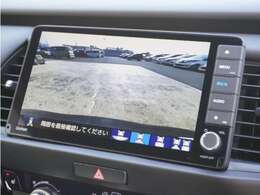 ◆バックカメラ◆リバースにするだけで映ります、後方の安全確認や、狭い駐車場での車庫入れ、雨の日や夜間など視界の悪い時に便利です！安全にバックする為には欠かせない装備です。