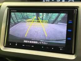 【HIDヘッドライト】非常に明るく前方を照らしてくれるので、悪天候や夜間の走行時も視界良好で安心してお乗りいただけます。