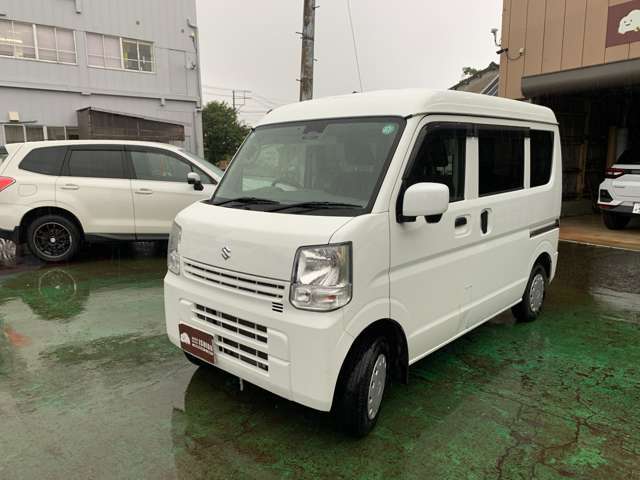 ドアの内側までしっかりとクリーニングされておりますので、この通りとても綺麗です。実際に現車をご確認頂ければ、必ずご満足頂けると思います。ぜひお気軽に御来店下さい。