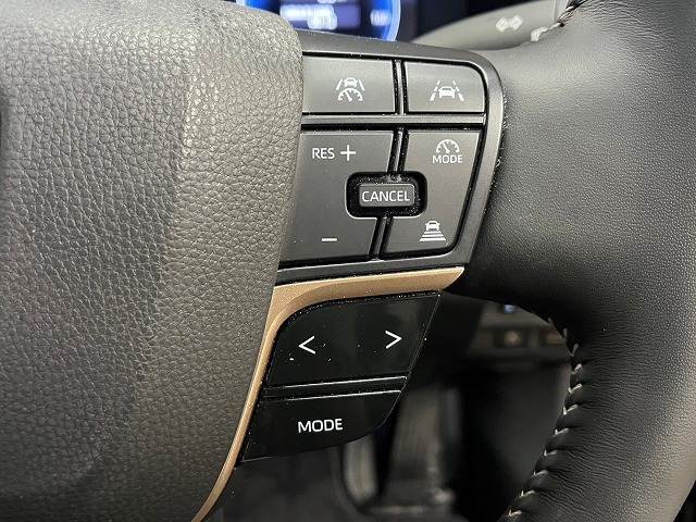 【クルーズコントロール】装備車両になります。遠距離ドライブの高速道路などでは大活躍で疲労軽減に役立ちます。
