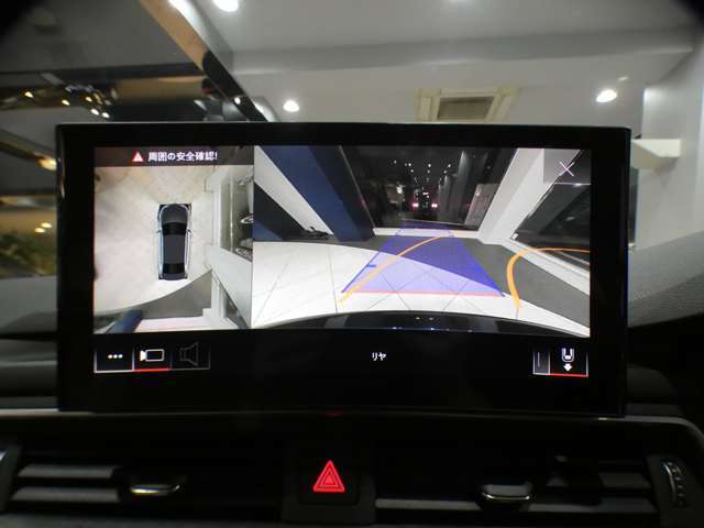 目視が難しい後方の映像を映し出すガイドライン付きバックカメラを搭載！障害物検知センサーの連動と360°カメラも装備しておりますので、狭い箇所での運転や駐車の際に役立ちます！