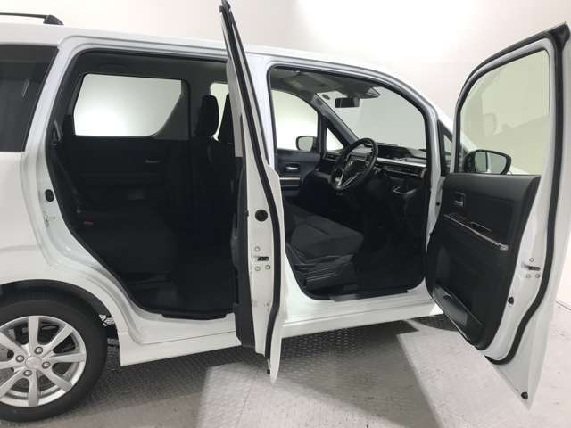 【軽の森泉大津店】に掲載されていないお車でも、ご希望の車種やお好みの色・グレードを仰って頂いたらお取り寄せも可能です！ お気軽にご相談下さいませ★