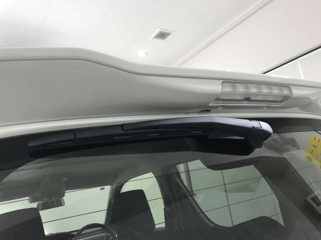 積載車も所有していますので、万が一の時でも当店スタッフにてお車の無料引き取りも行っております。