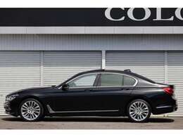 弊社在庫車をご覧頂きまして有難う御座います。輸入車を専門に取扱しており、自社整備工場、テスター診断機なども整っておりますのでアフターメンテナンスもお任せください。