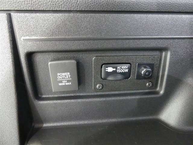 非常時やキャンプなどに役立つAC100V1500Wコンセント付きです。