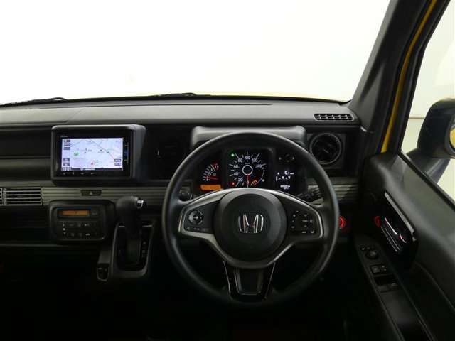 視界も広々で見晴らしの良い運転しやすいコックピットです。