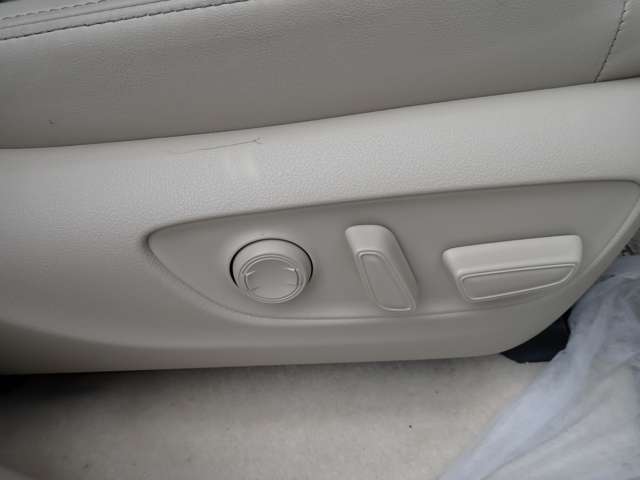 ロータスクラブ現在、北は北海道から南は沖縄県まで、全国1600社のサービスネットワークを展開しています。お客さまに「安全」と「安心」をお約束し、お車に関するトータルなサービスをご提供させて頂いております。