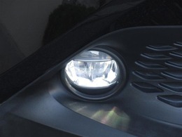 LEDフロントフォグランプ　霧や大雨など悪天候時にヘッドランプの明かりを補助します！