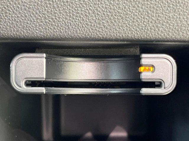 【ETC】高速道路の料金所をストレスなく通過！話題のスポットやサービスエリアに多い「スマートIC」利用時は必須のアイテムです。当店でセットアップを実施、ご納車当日からすぐにご利用いただけます！