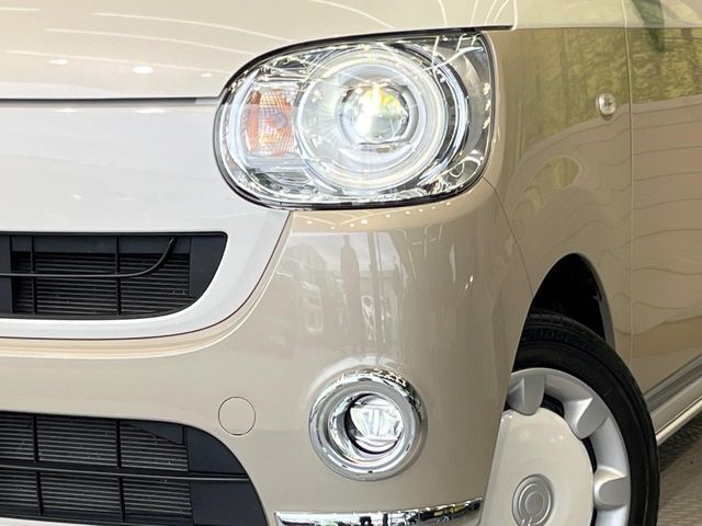 【LEDヘッドライト】悪天候や夜間走行時も良好な視界を確保し安心して運転できる高輝度LEDヘッドライトを装備！点灯速度が早く、消費電力も抑えられています。