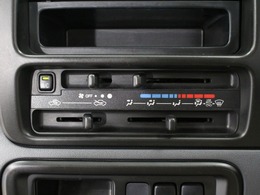 リア熱線付きエアコン