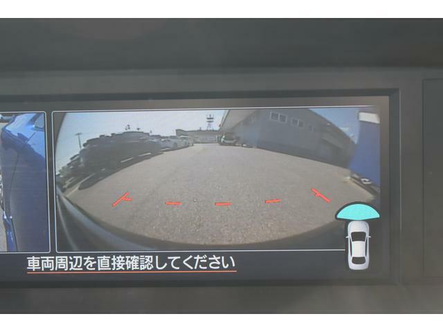 フロントカメラ駐車場の前止め駐車をする際や見にくい道で大活躍です。