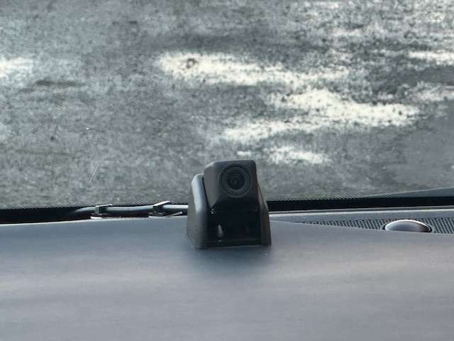 純正オプションのドラレコ付属の室内カメラです！車両周辺、駐車監視をしっかり映します！