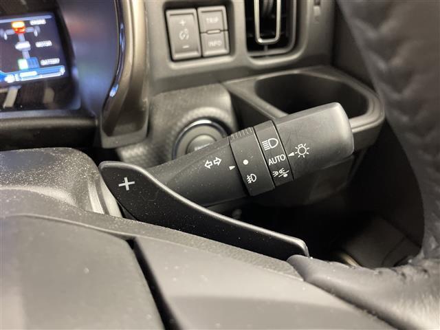 【パドルシフト（AT車）】MT車と同じように好きなギアで走ることができます！スポーティなシフト操作をお楽しみいただけます。