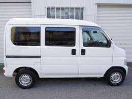 当店ではお客様のご予算に合わせ「格安現状販売」もしくは「安心しっかり整備納車（有料）」のどちらかをご選択頂けます。整備プランには法定点検整備に加えバッテリーやオイルなど多数の消耗品交換を実施致します